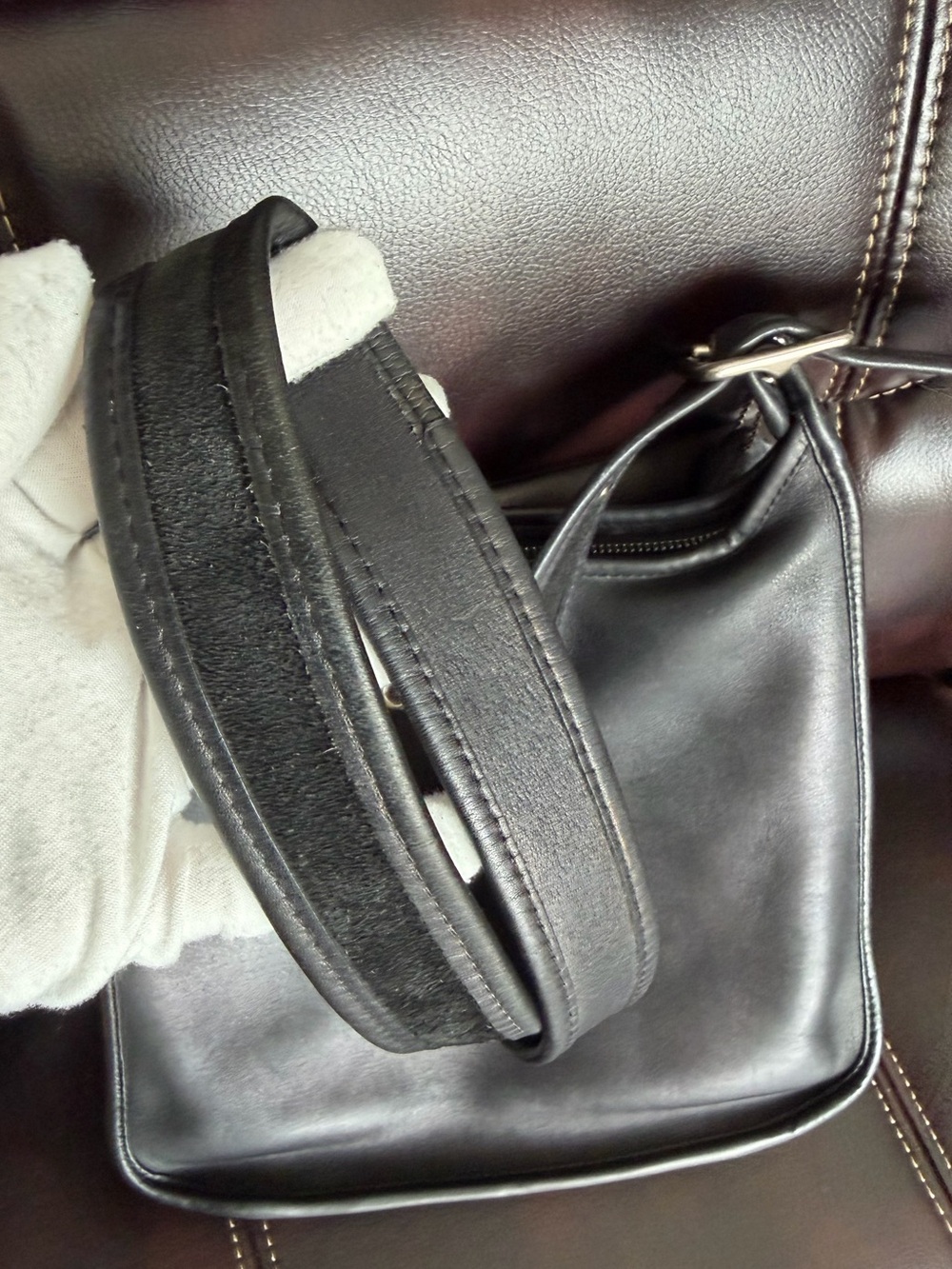 COACH VINTAGE Classic Black Leather Crossbody Bag - Picture 7 of 14